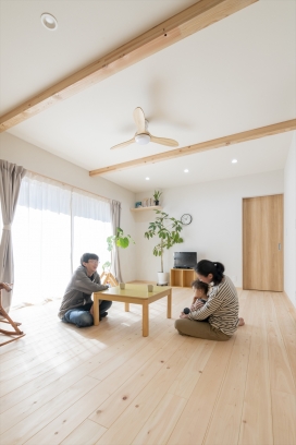 ひのきの床と土間が気に入り