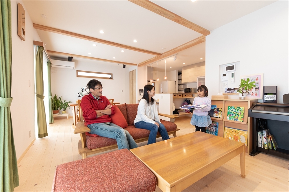 家族をはぐくむ自然素材のあったか住まい