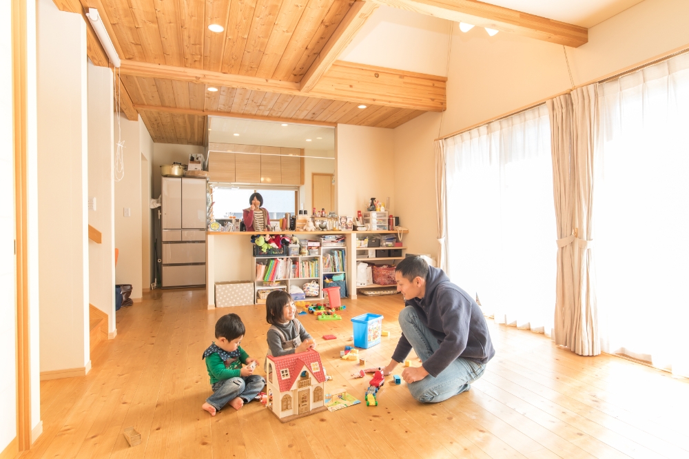 陽だまりが家族を包む木の住まい		