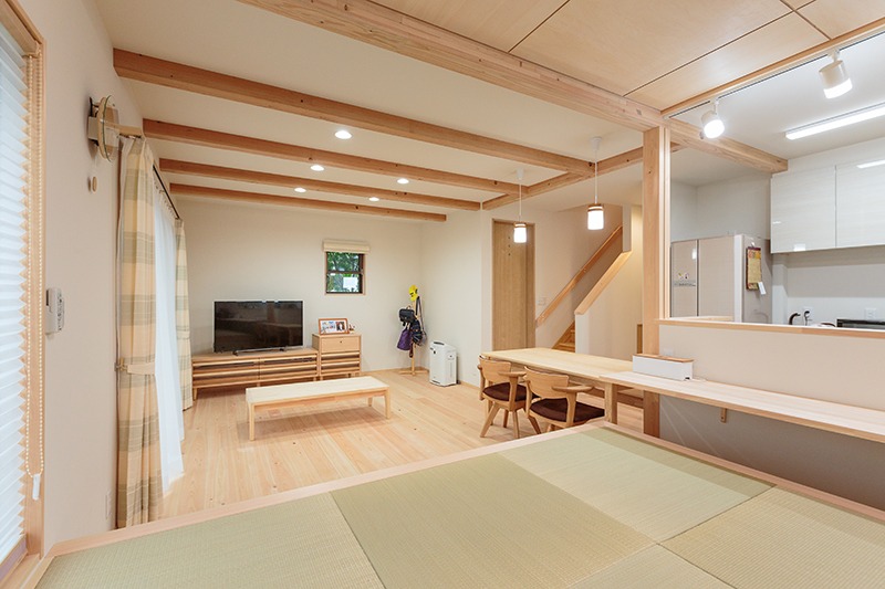小上りリビングの繋がる住まい 施工事例 土間のある家の福工房 静岡 愛知 神奈川 埼玉の工務店