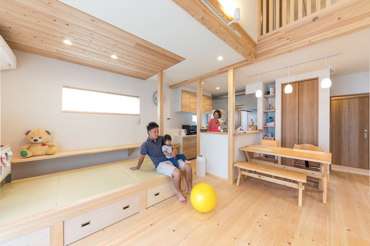子どもが楽しく遊びまわる小上がりのある家 - 施工事例 土間のある家の福工房|静岡・愛知・神奈川・埼玉の住宅会社